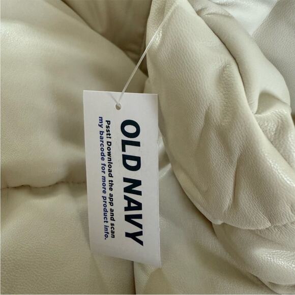 Old Navy silver gray Faux Leather Puffer
Vest - Picture 11 of 16